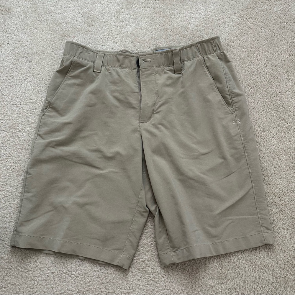 4 pairs of men’s Under Armor shorts